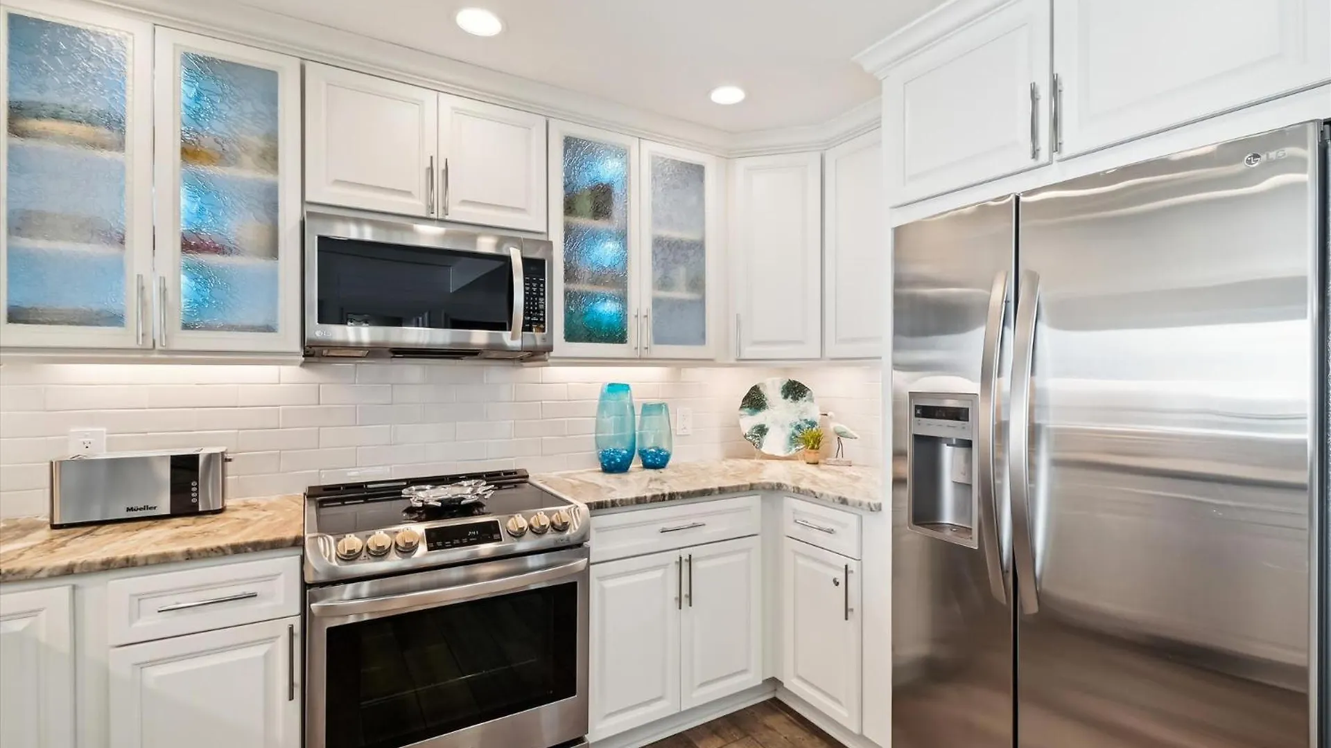 Apartment Waterview Towers Yacht Club 732- By Isle *