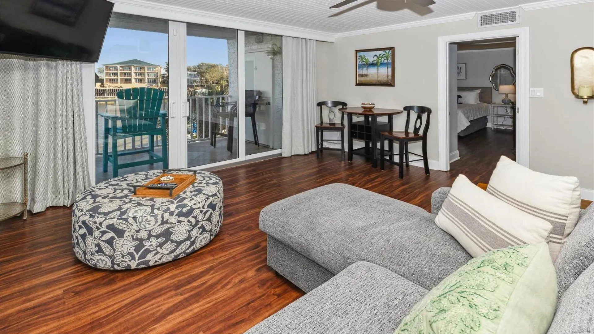 Apartment Dolphin Point 305b- By Isle *