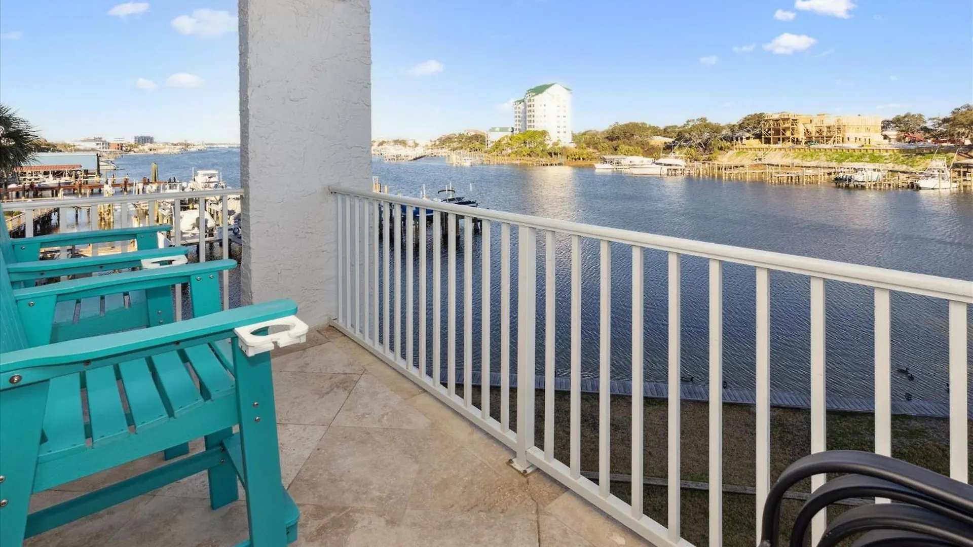 Dolphin Point 305b- By Isle *