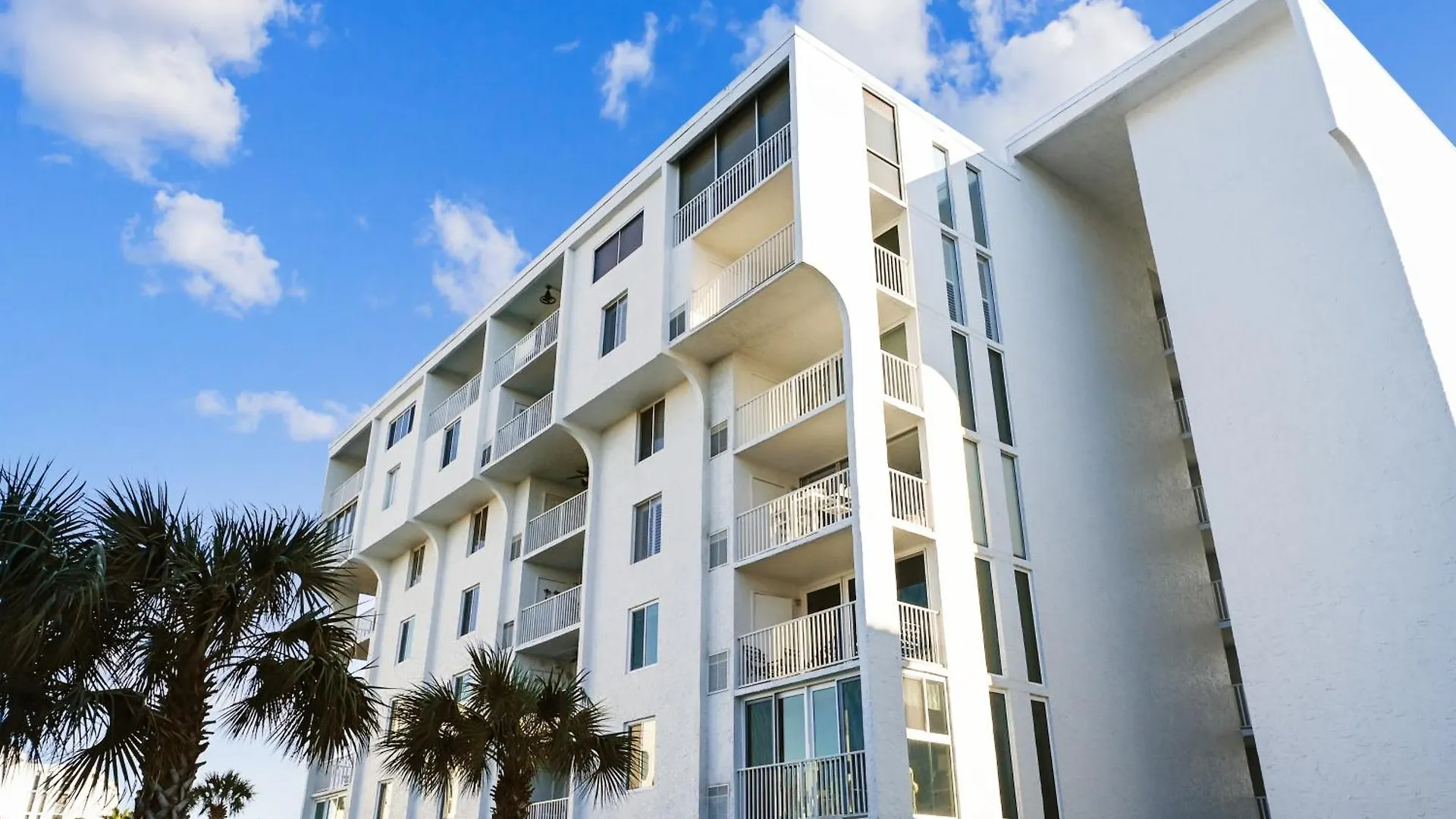Dolphin Point 303a- By Isle Appartement