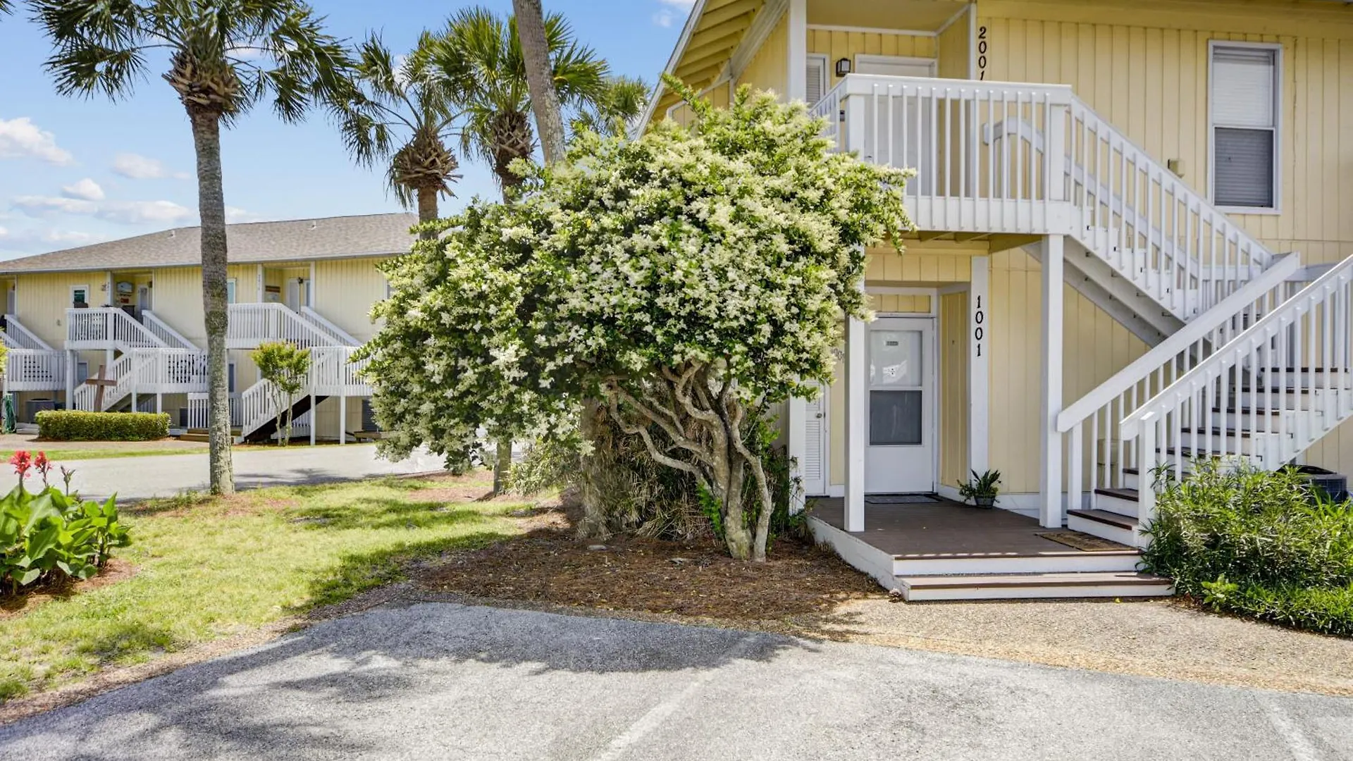 Sandpiper Cove 1001- By Isle Apartment