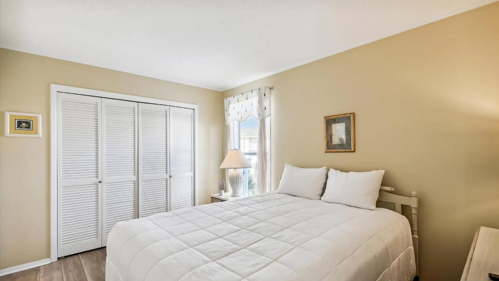 Sandpiper Cove 2042- By Isle Apartment *