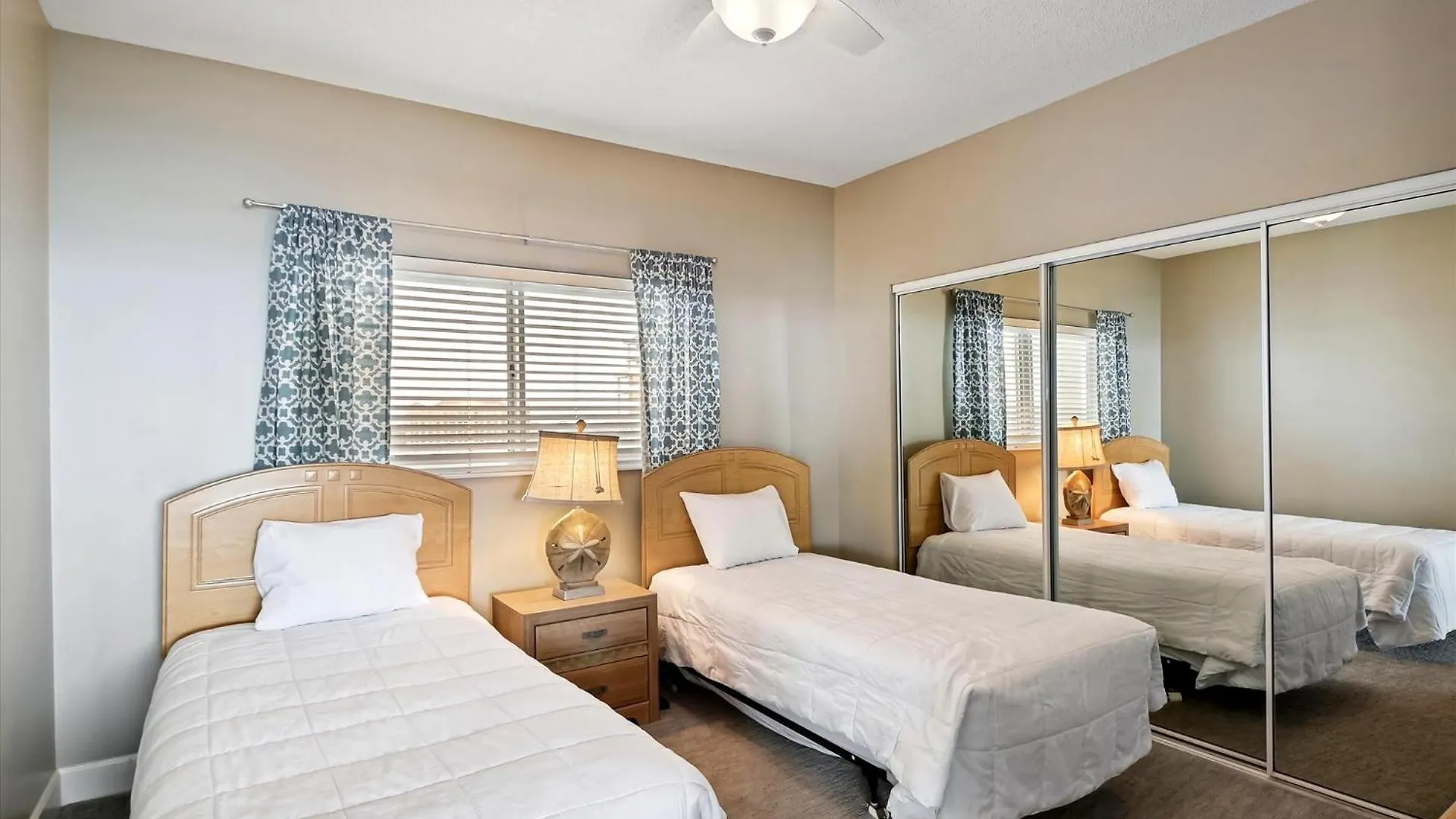 Apartment Oceania 705- By Isle *