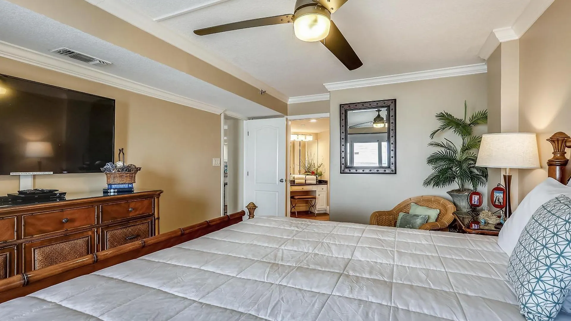 Inlet Reef 303- By Isle Apartamento Destin