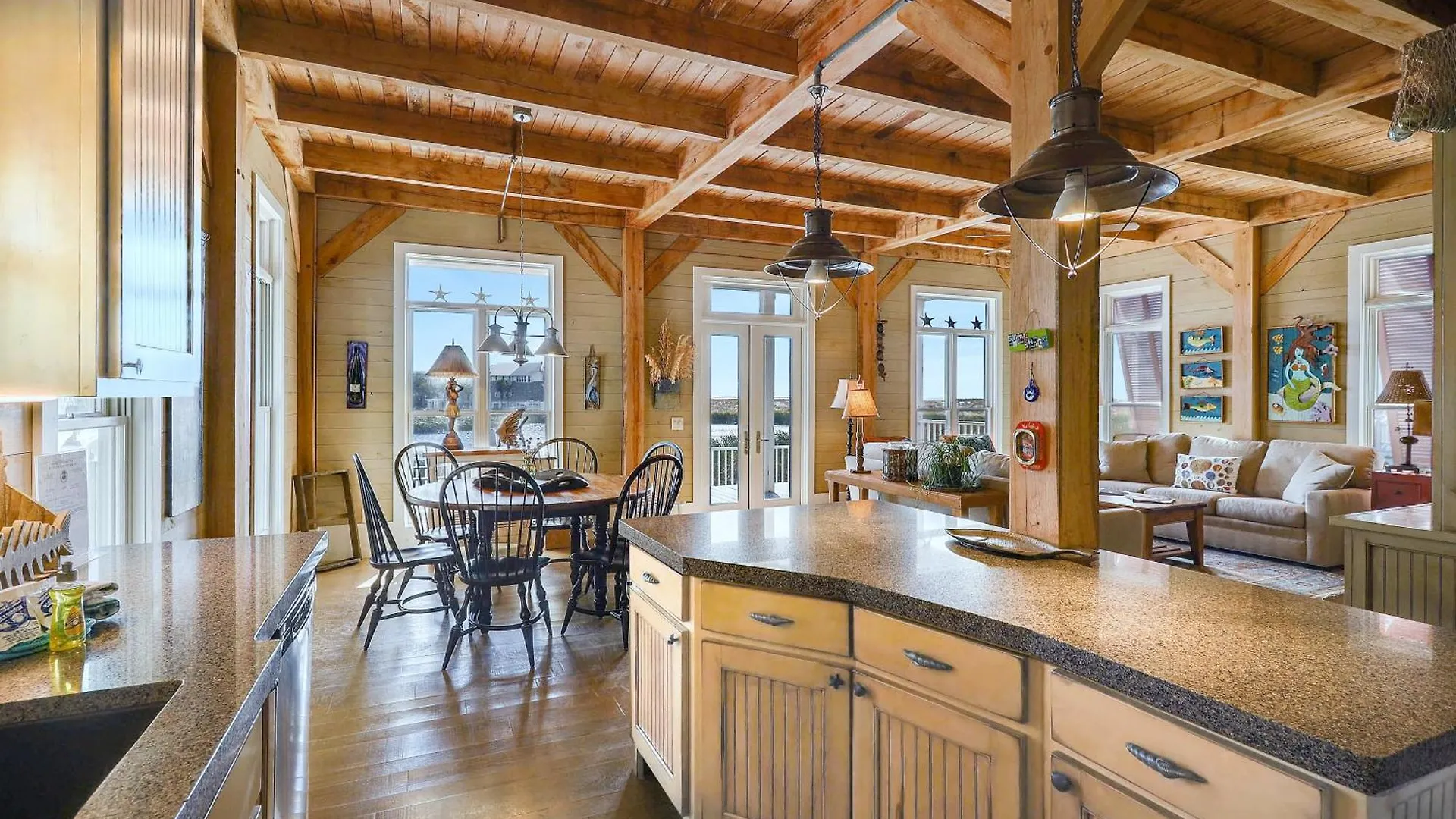 Sugar Shack- By Isle Apartment