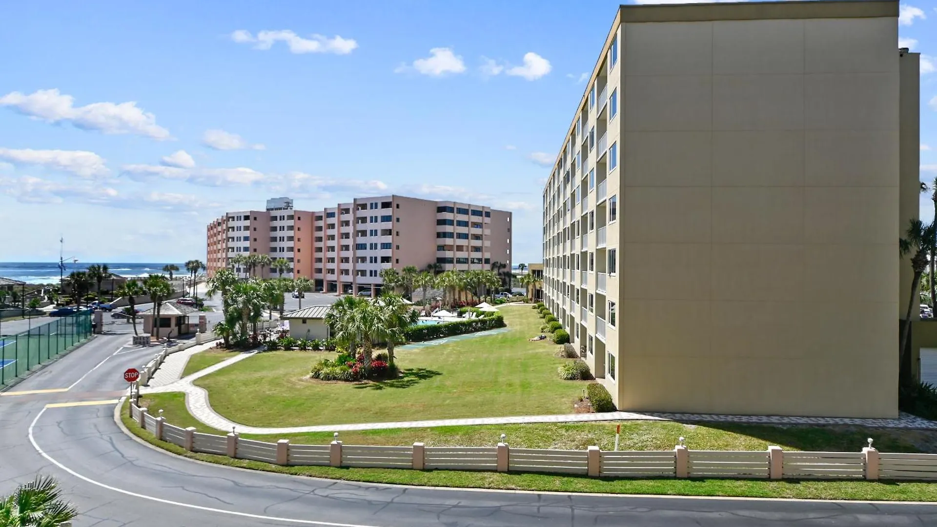 Inlet Reef 213- By Isle Apartment