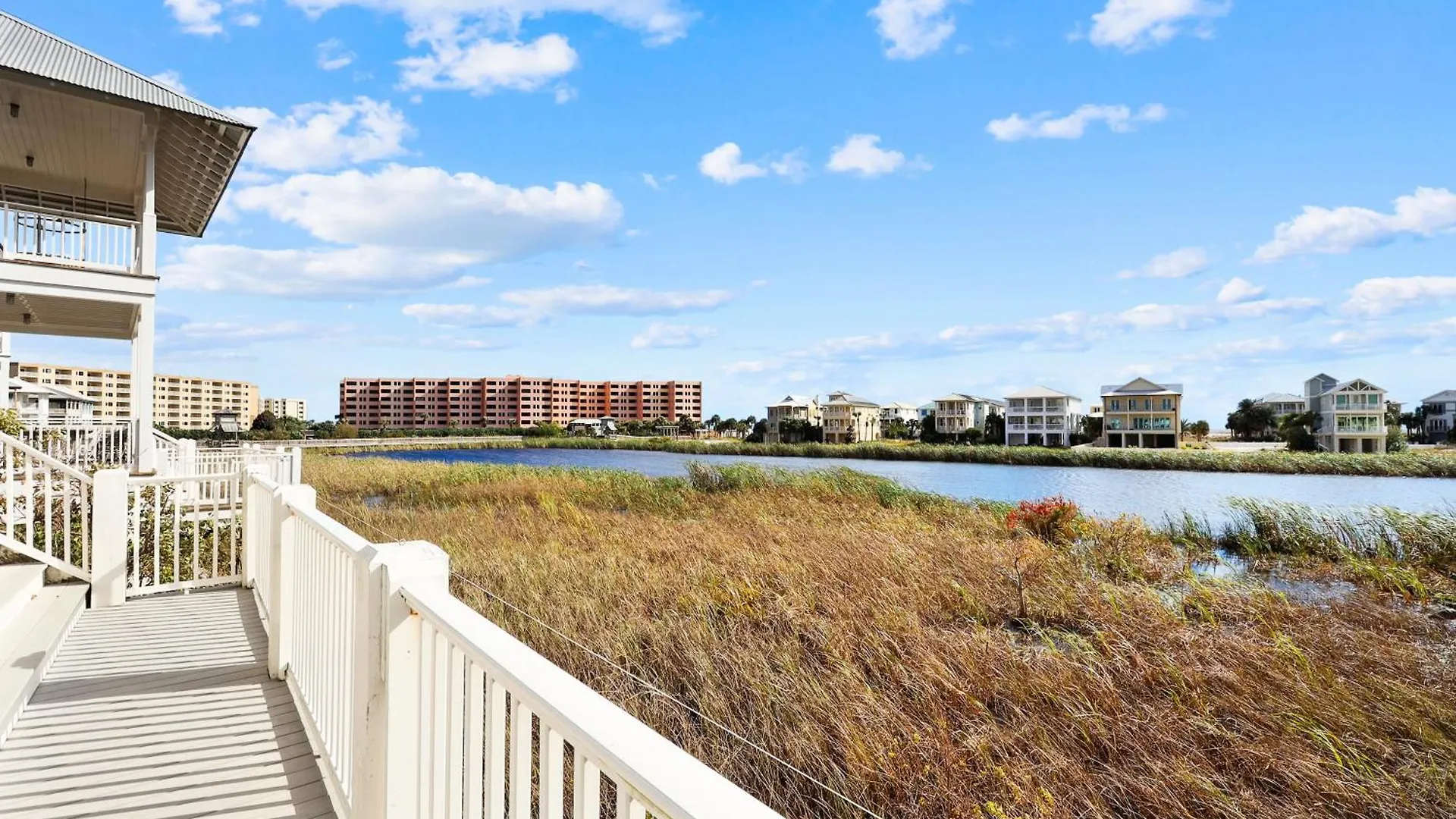 Sugar Shack- By Isle Apartment Destin
