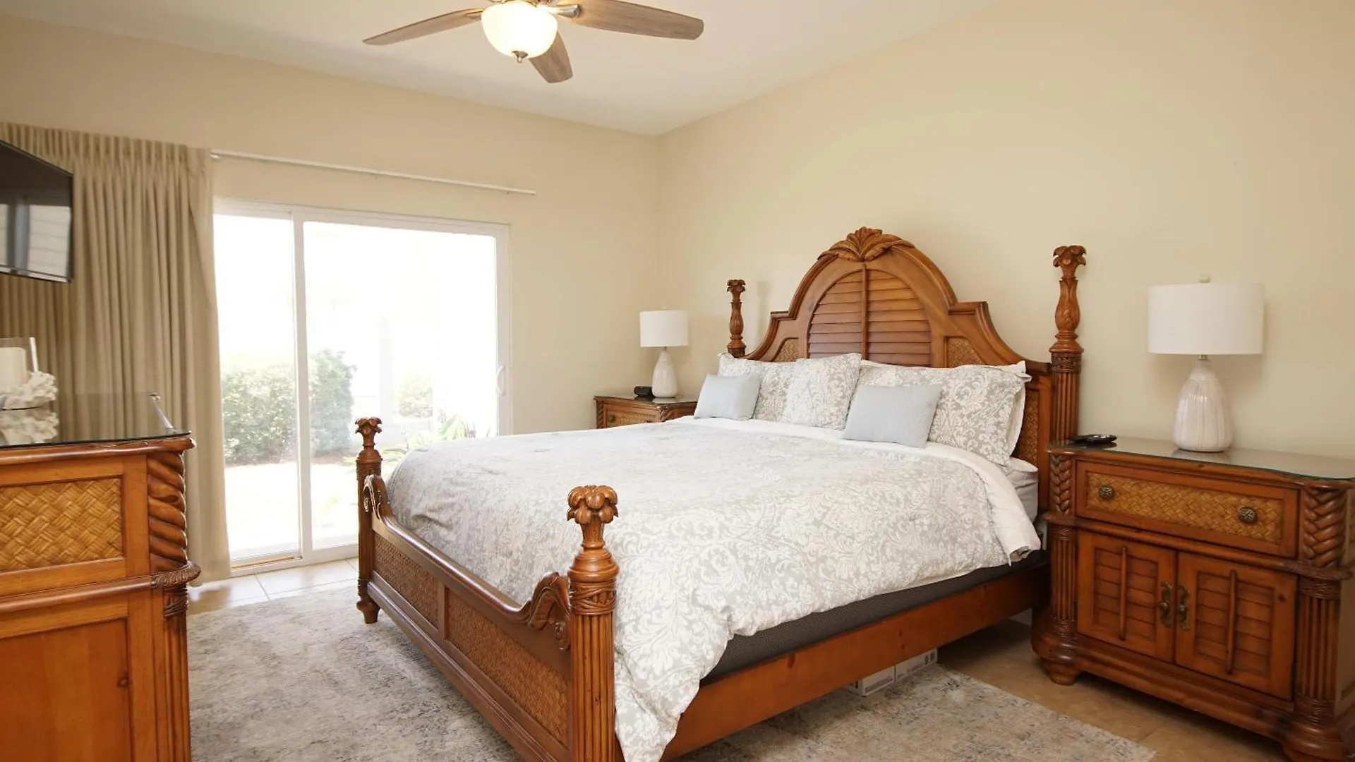 Sandpiper Cove 9114 *