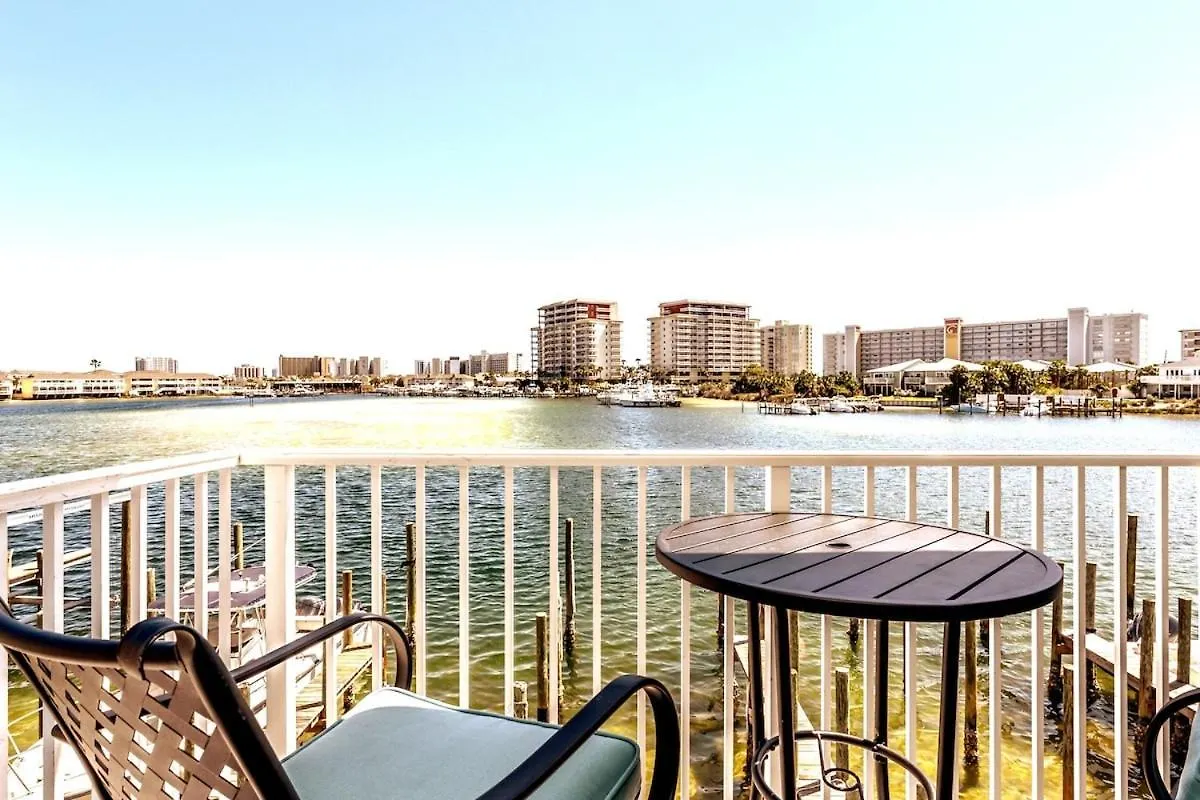 Hébergement de vacances Sea-renity 4 Waterfront Balconies Gated
