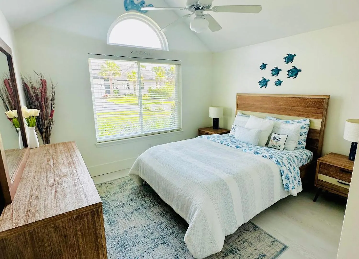 Ratiu House White Miramar *