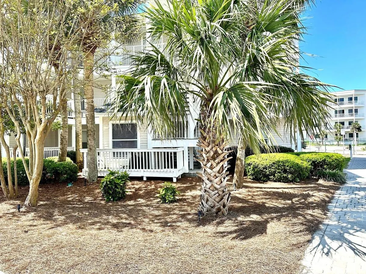 Peaceful Paradise Steps To Pool & Hot Tub * Destin