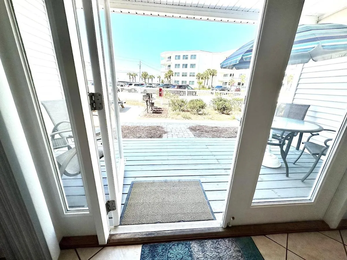 Peaceful Paradise Steps To Pool & Hot Tub Holiday home