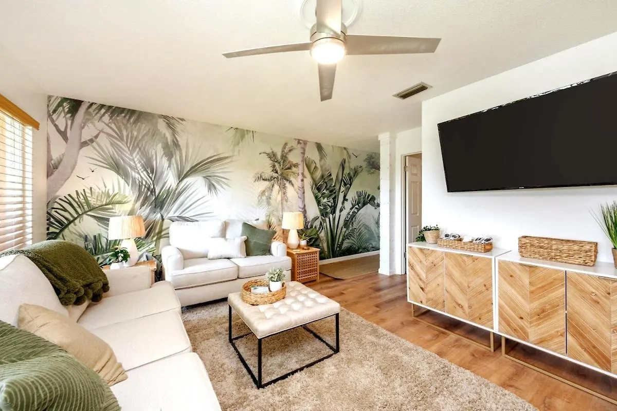 Eden Escape View 3 Pools Pet Friendly