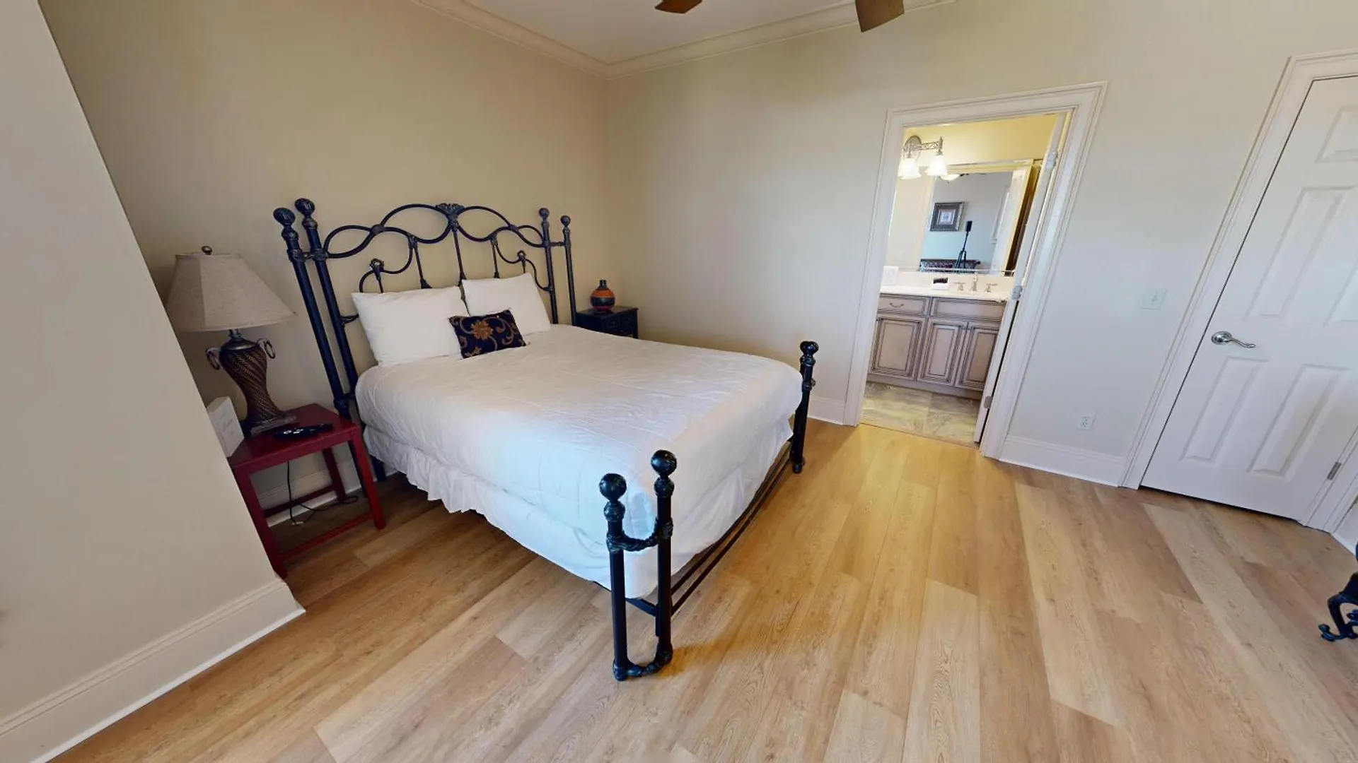 Casa By The C- By Isle Holiday home *