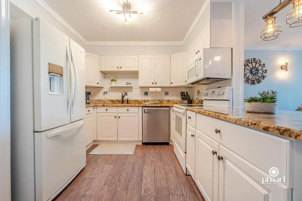 Palm Paradise - Harbor Apartment