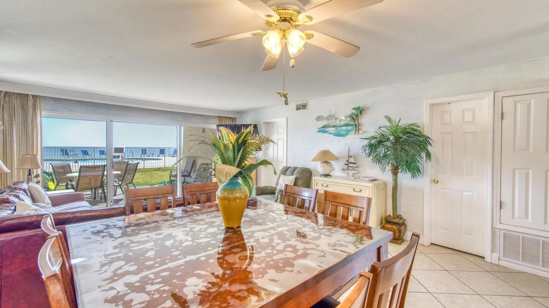 Apartment House C104 - Beachfront With Pool, Wifi, & Service *