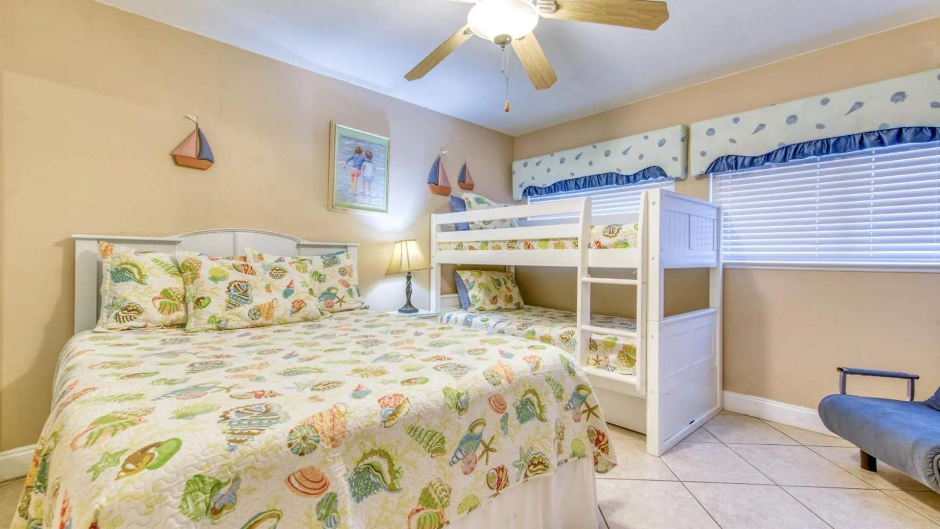 House C104 - Beachfront With Pool, Wifi, & Service Apartment