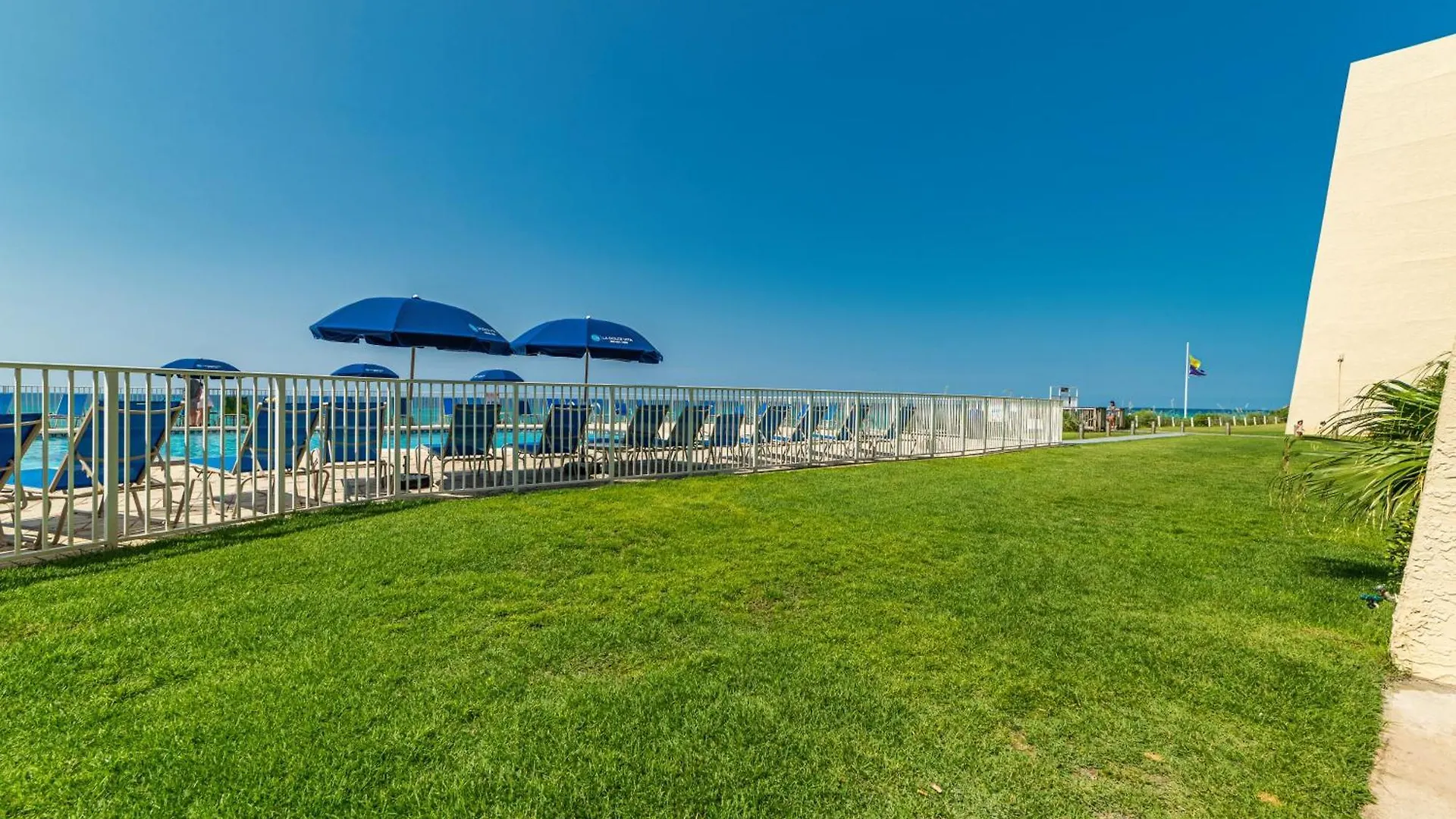 House C104 - Beachfront With Pool, Wifi, & Service * Destin