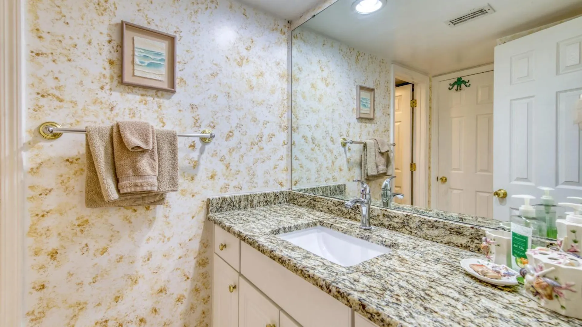 House C104 - Beachfront With Pool, Wifi, & Service Apartment Destin