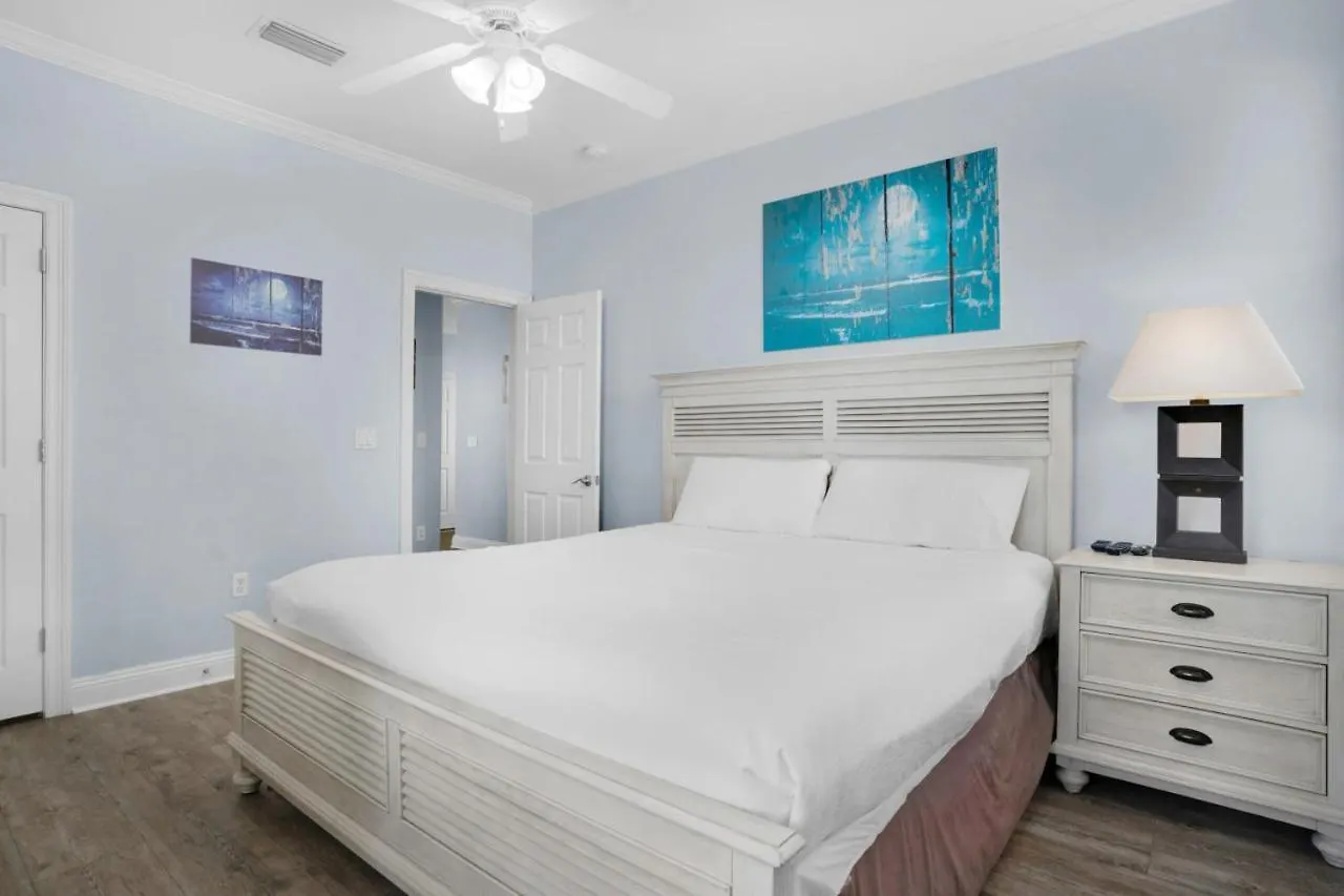 Deja Blue Pool Front Pet Friendly Holiday home Destin