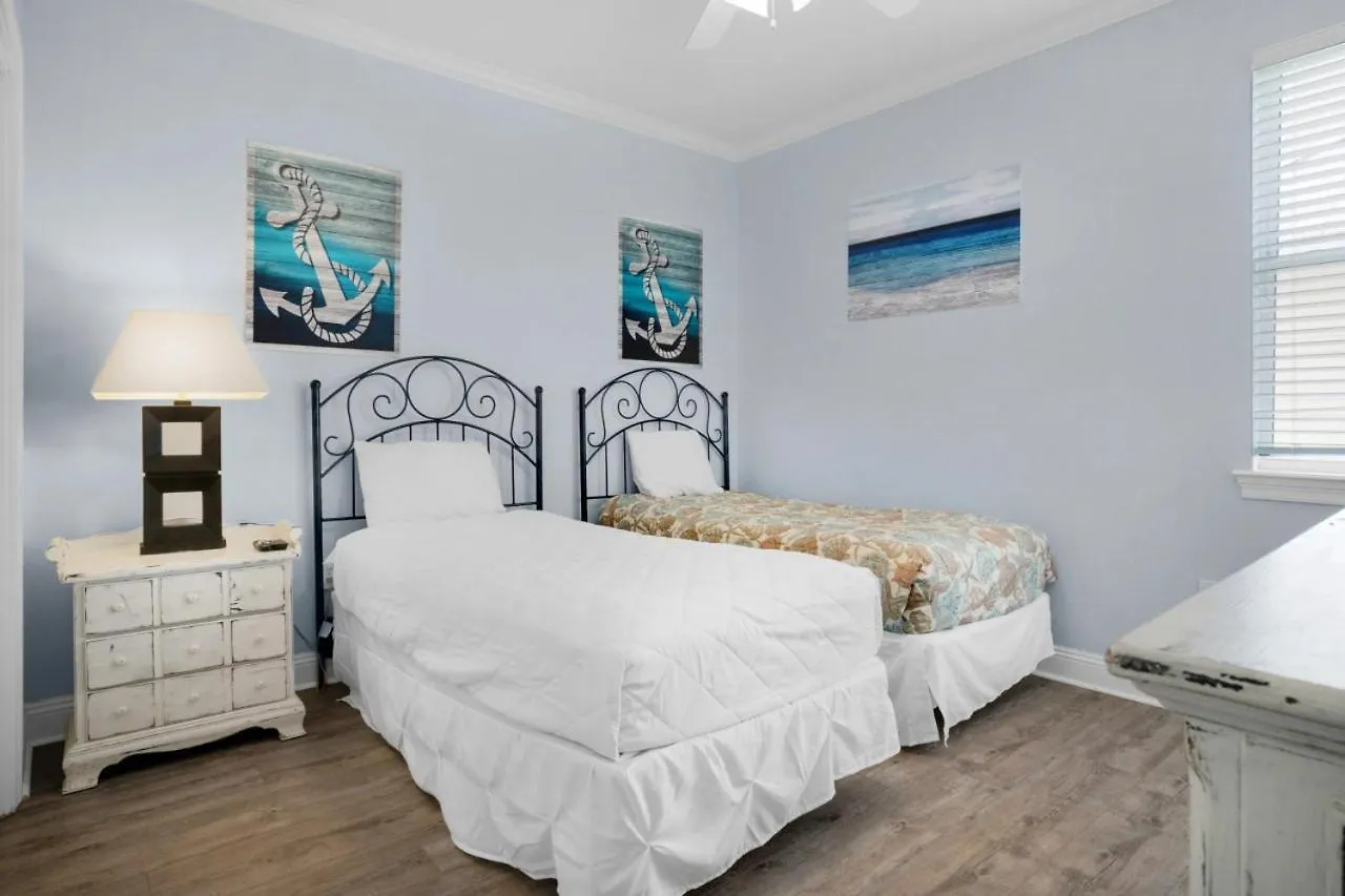 Holiday home Deja Blue Pool Front Pet Friendly Destin