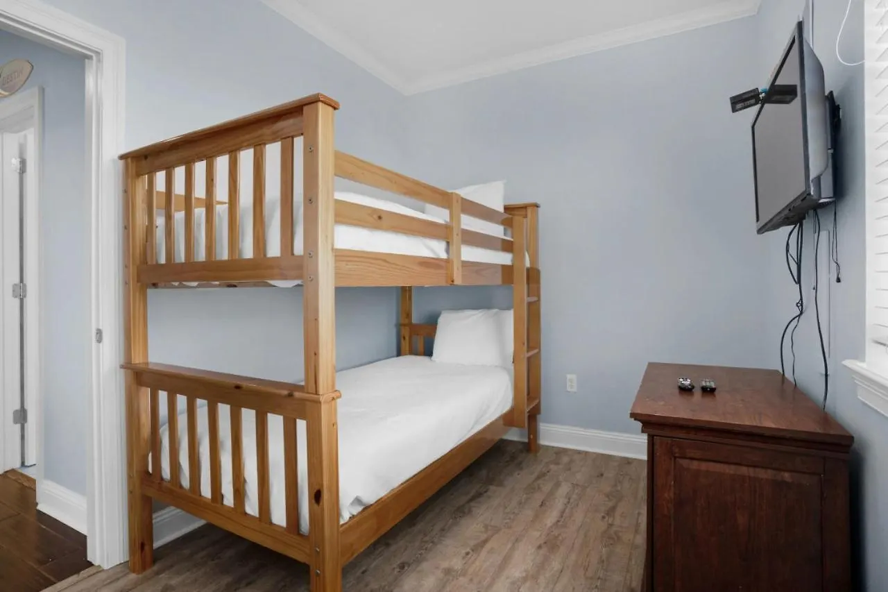 Holiday home Deja Blue Pool Front Pet Friendly *