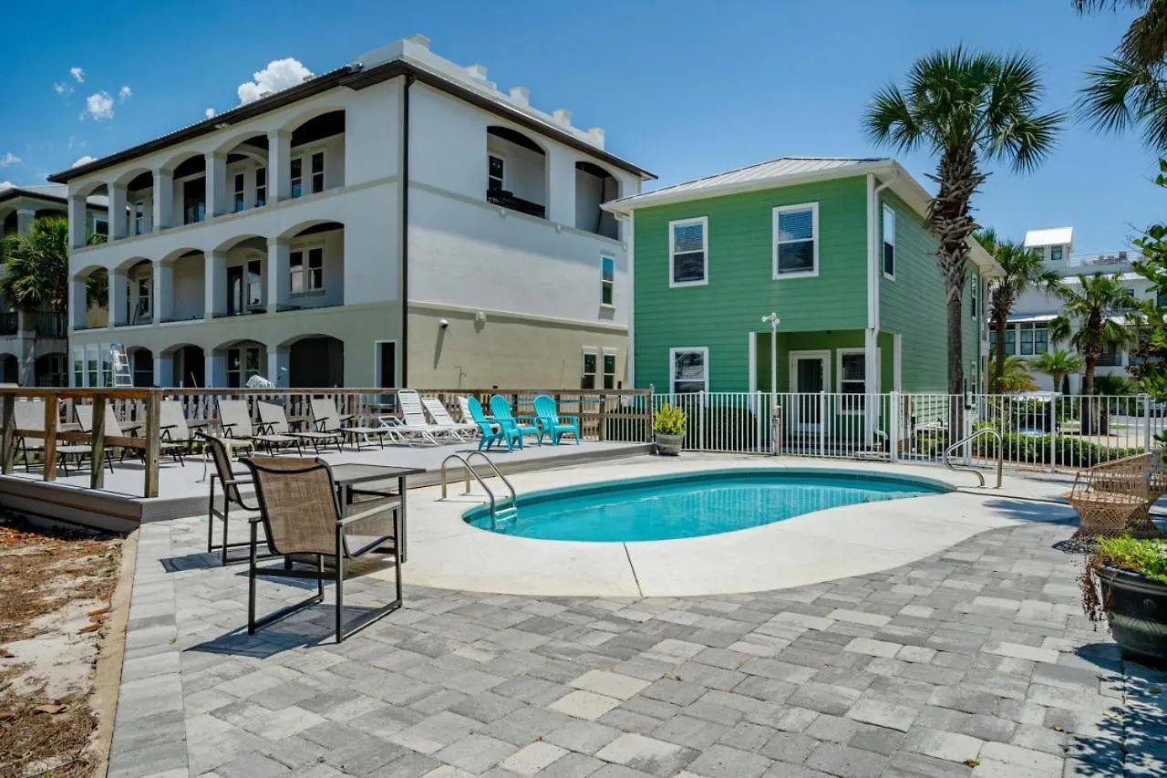 Holiday home Rise And Shine Pet Friendly Golf Cart Included