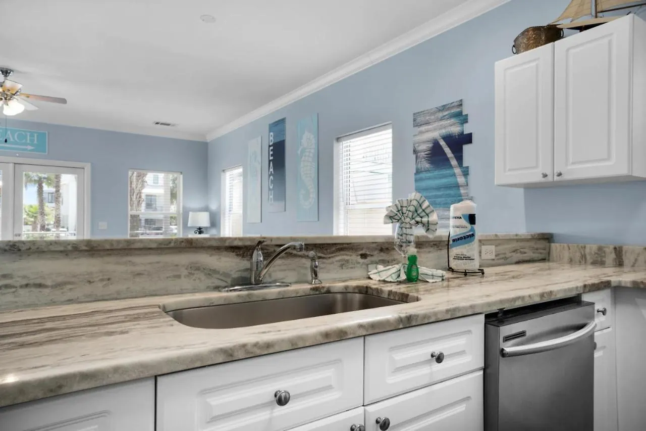 Holiday home Rise And Shine Pet Friendly Golf Cart Included Destin