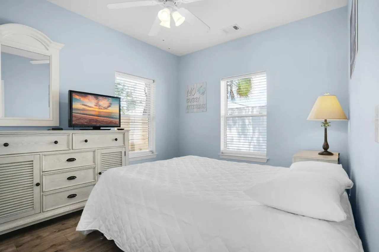 Holiday home Rise And Shine Pet Friendly Golf Cart Included Destin