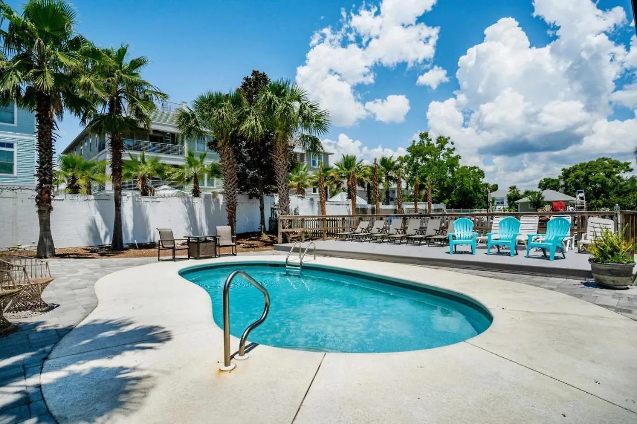Holiday home Rise And Shine Pet Friendly Golf Cart Included