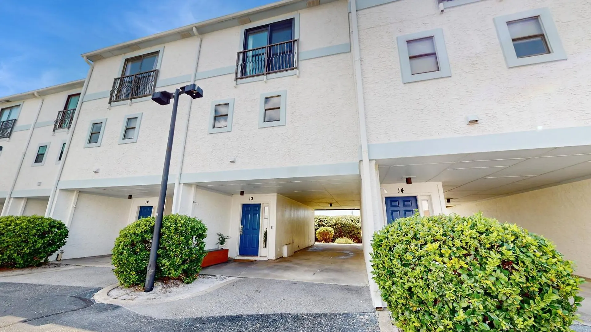 Costa Vista Townhomes *