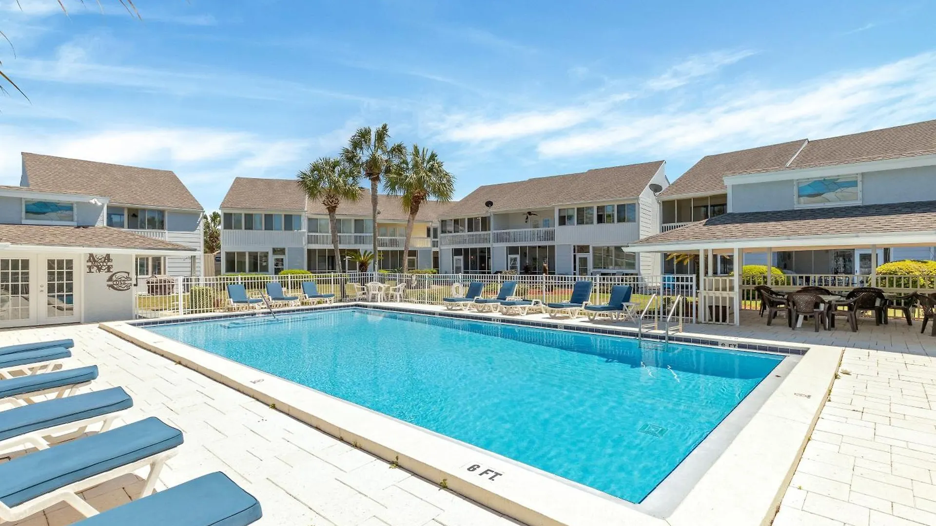 Apartment Inlet Reef 213- By Isle