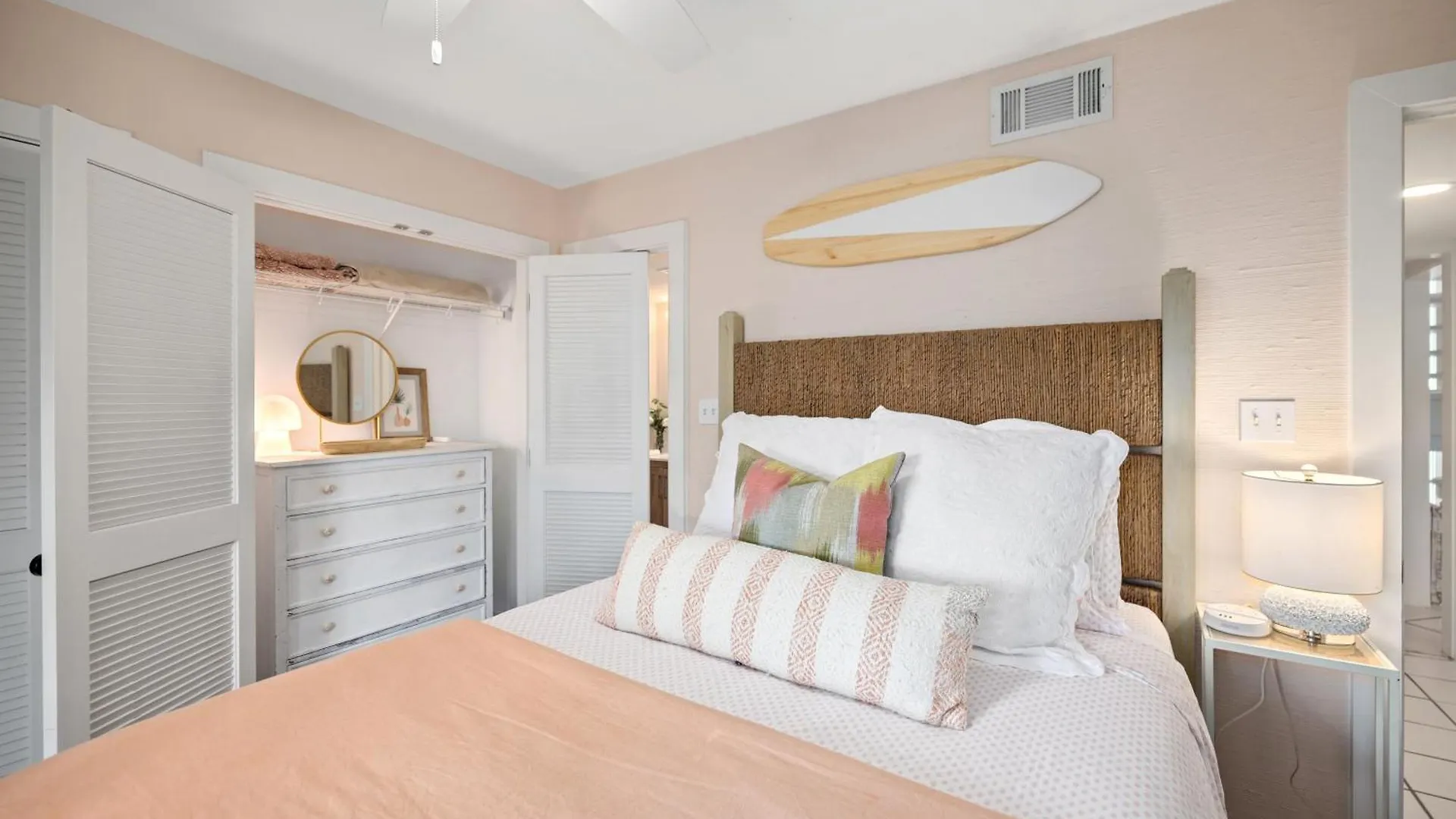 418 Linkside Drive * دستين