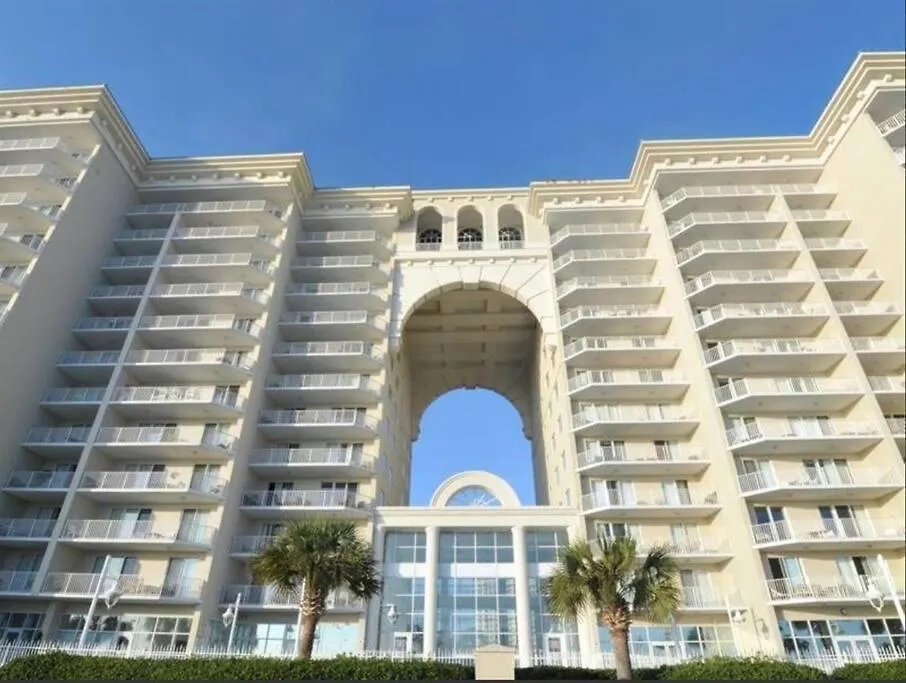 Newly Remodeled Beachfront In Miramar