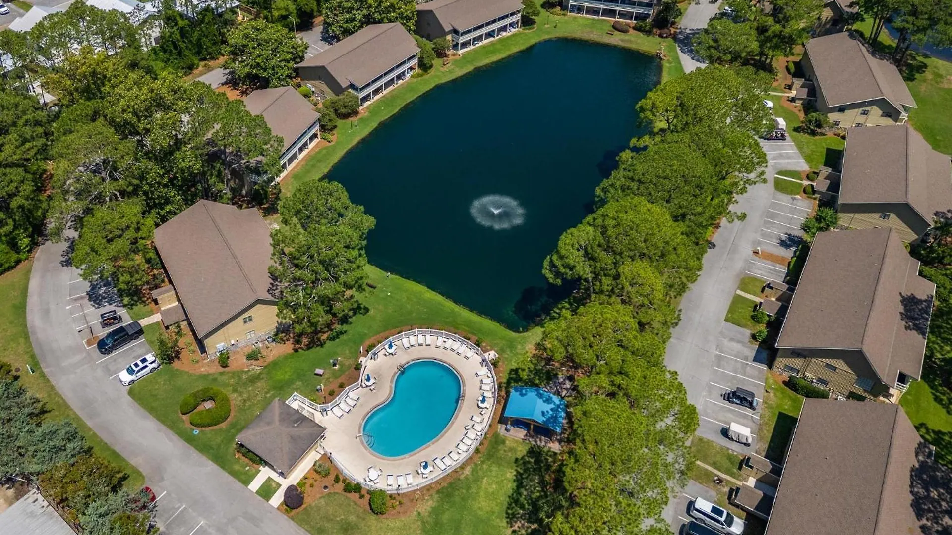 Seascape Lakefront 114- Break Holiday home *