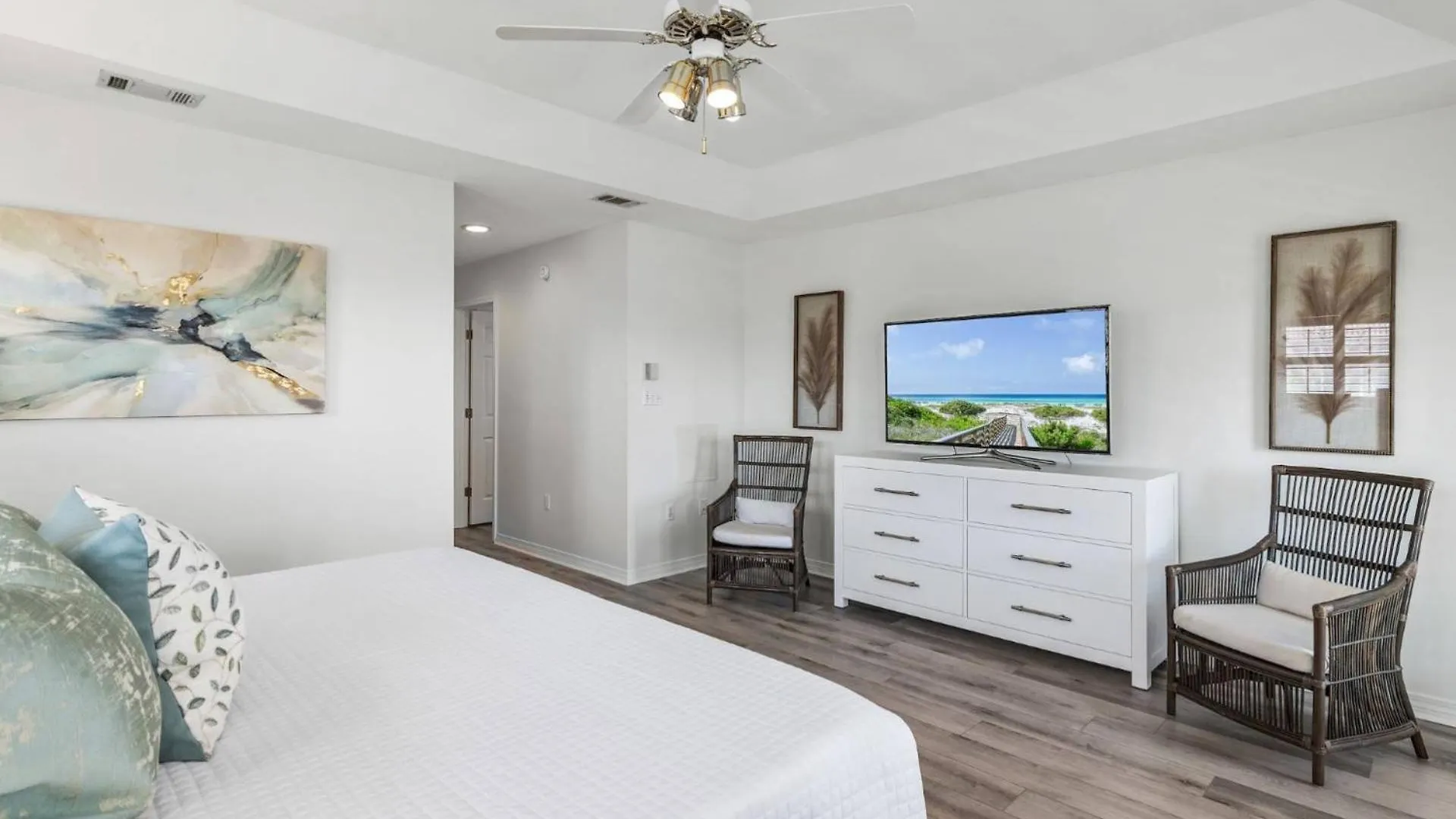 Holiday home Vista Bluffs 90 ~ Casa Beachy Blanca