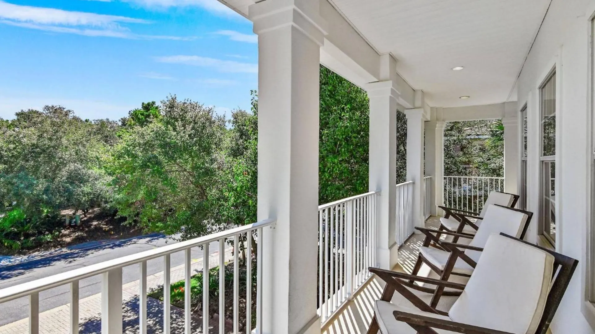 Vista Bluffs 90 ~ Casa Beachy Blanca Holiday home Destin