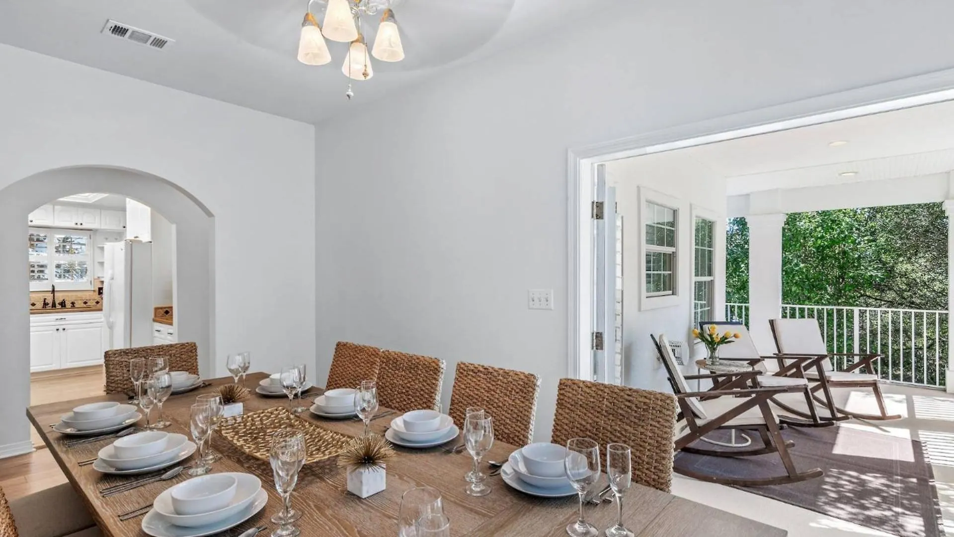 Vista Bluffs 90 ~ Casa Beachy Blanca Destin