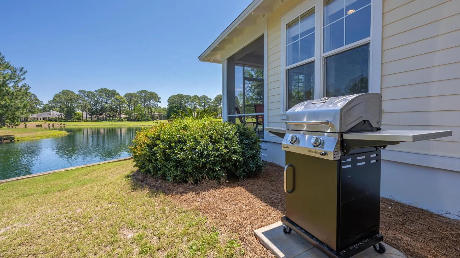 1329 Laurel Grove 
