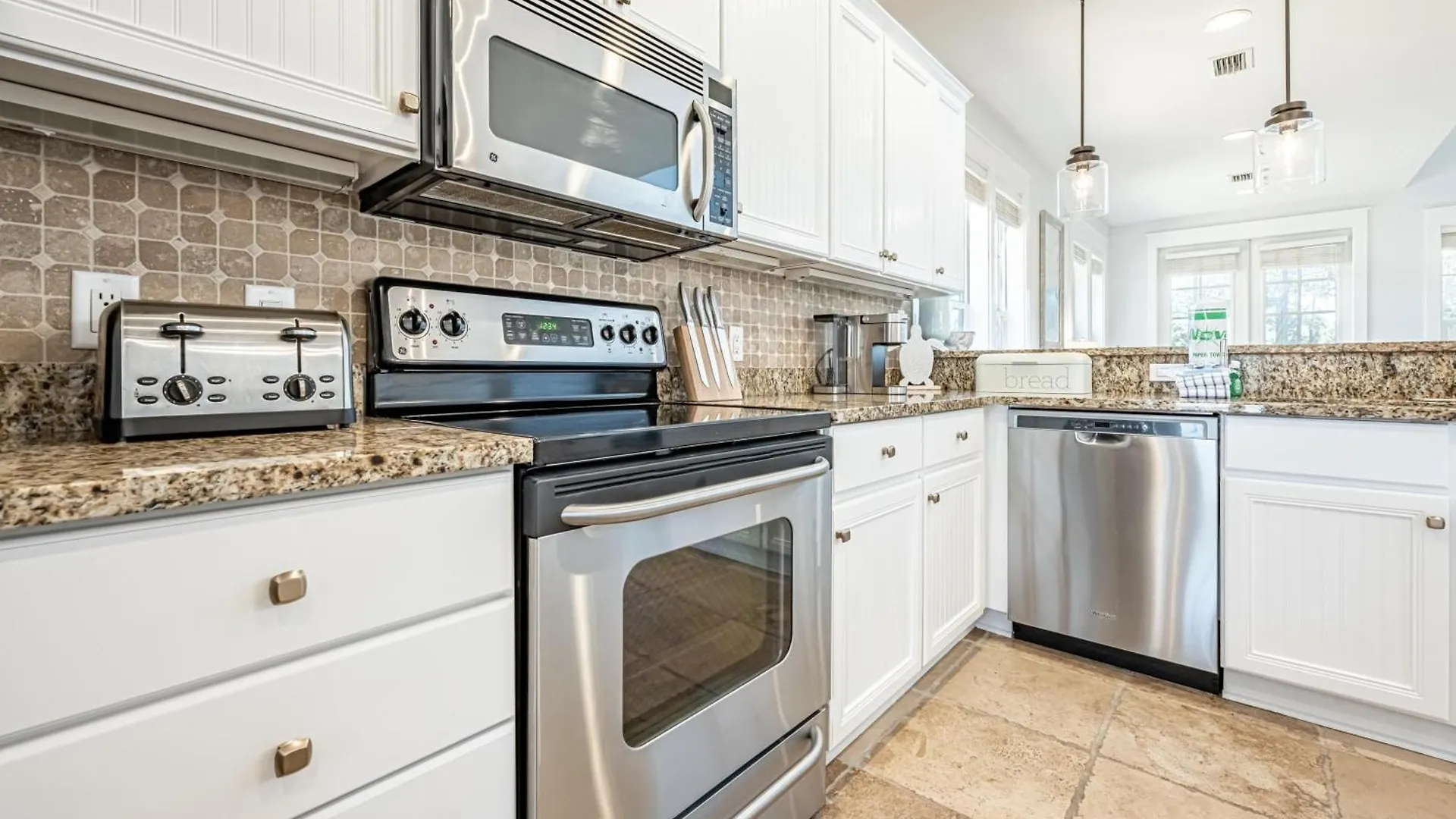 1329 Laurel Grove 