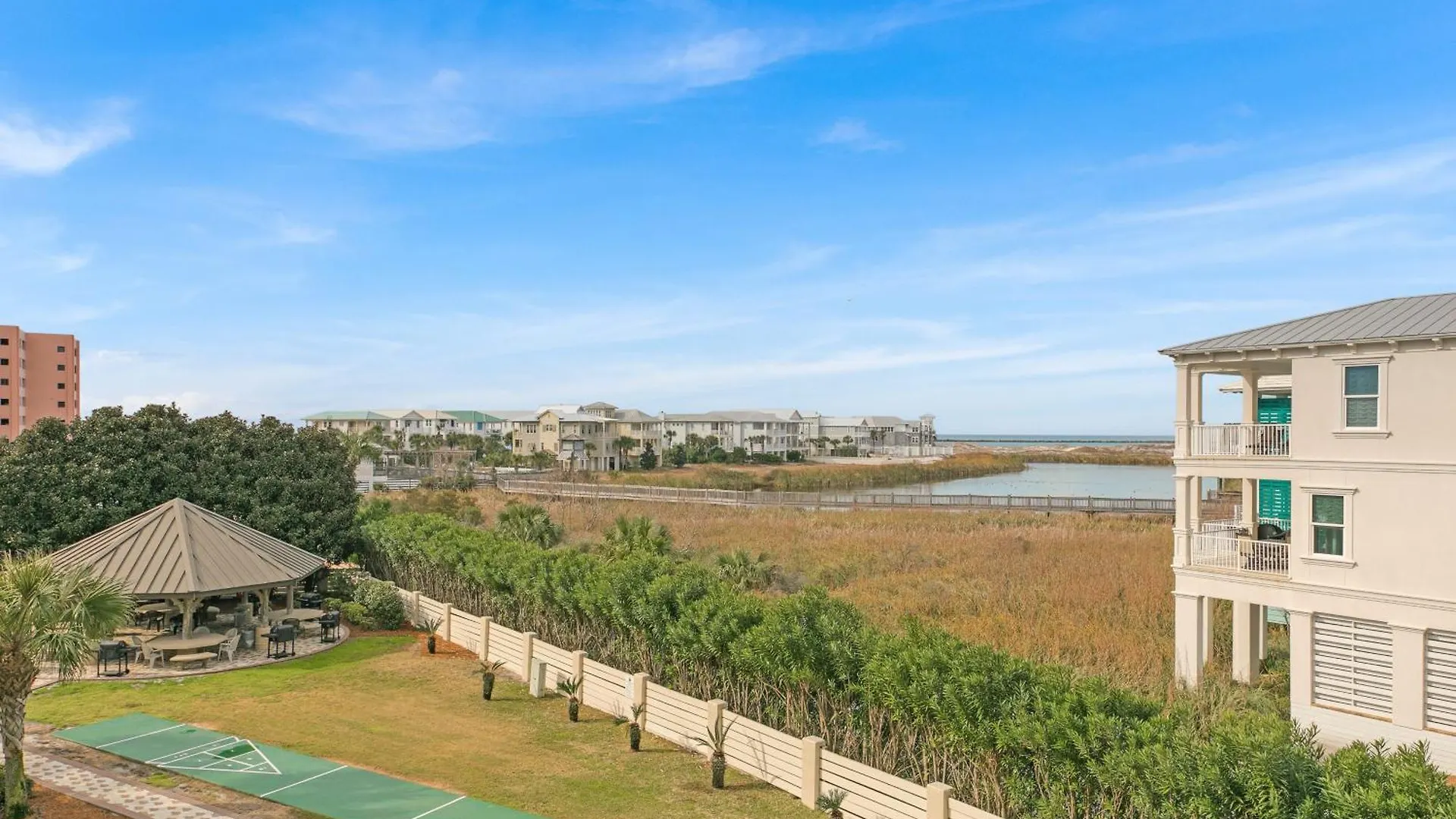 Islander 318, Updated 2 Bedroom 2 Bath, Free Service Destin