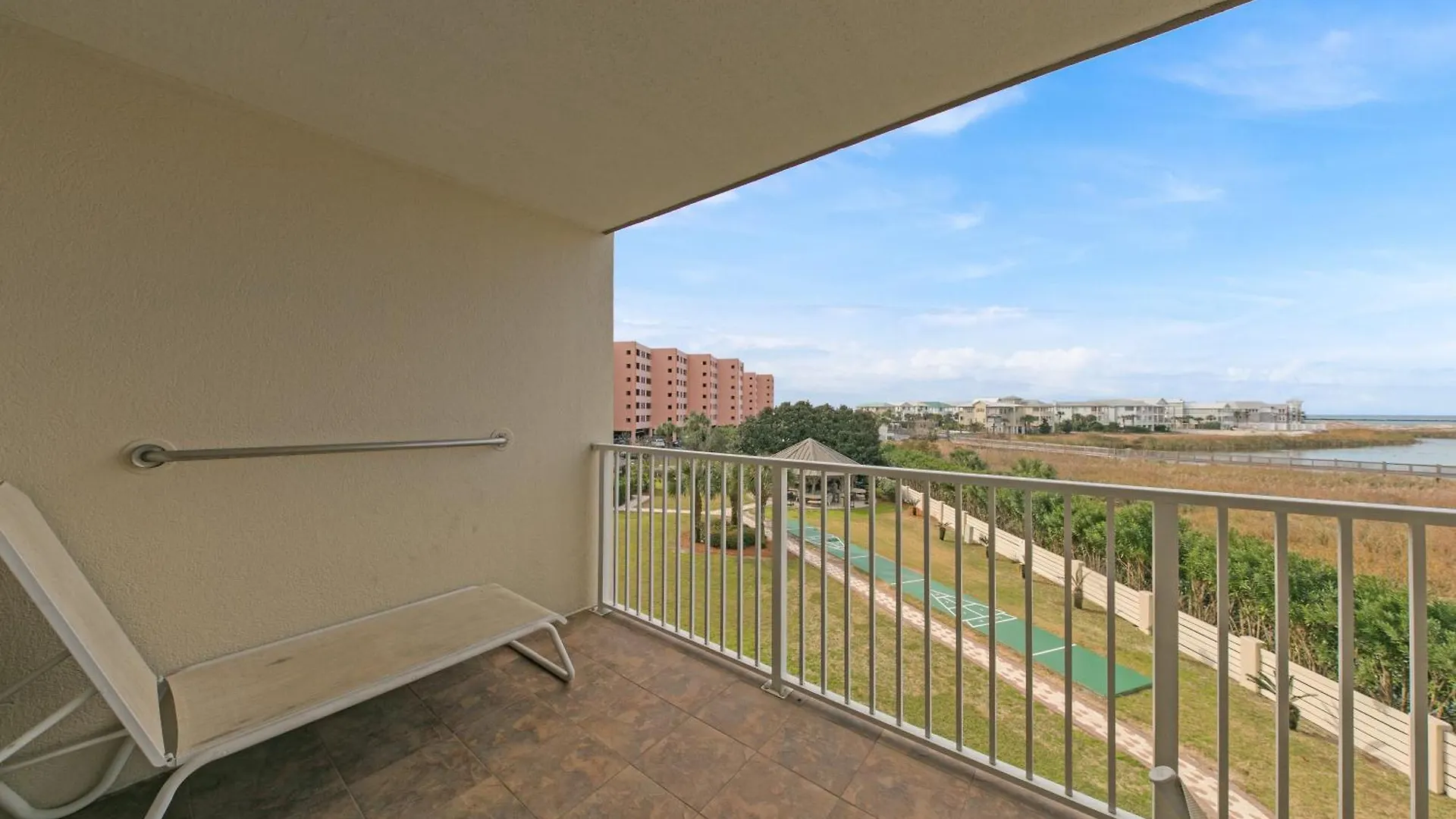 Islander 318, Updated 2 Bedroom 2 Bath, Free Service *