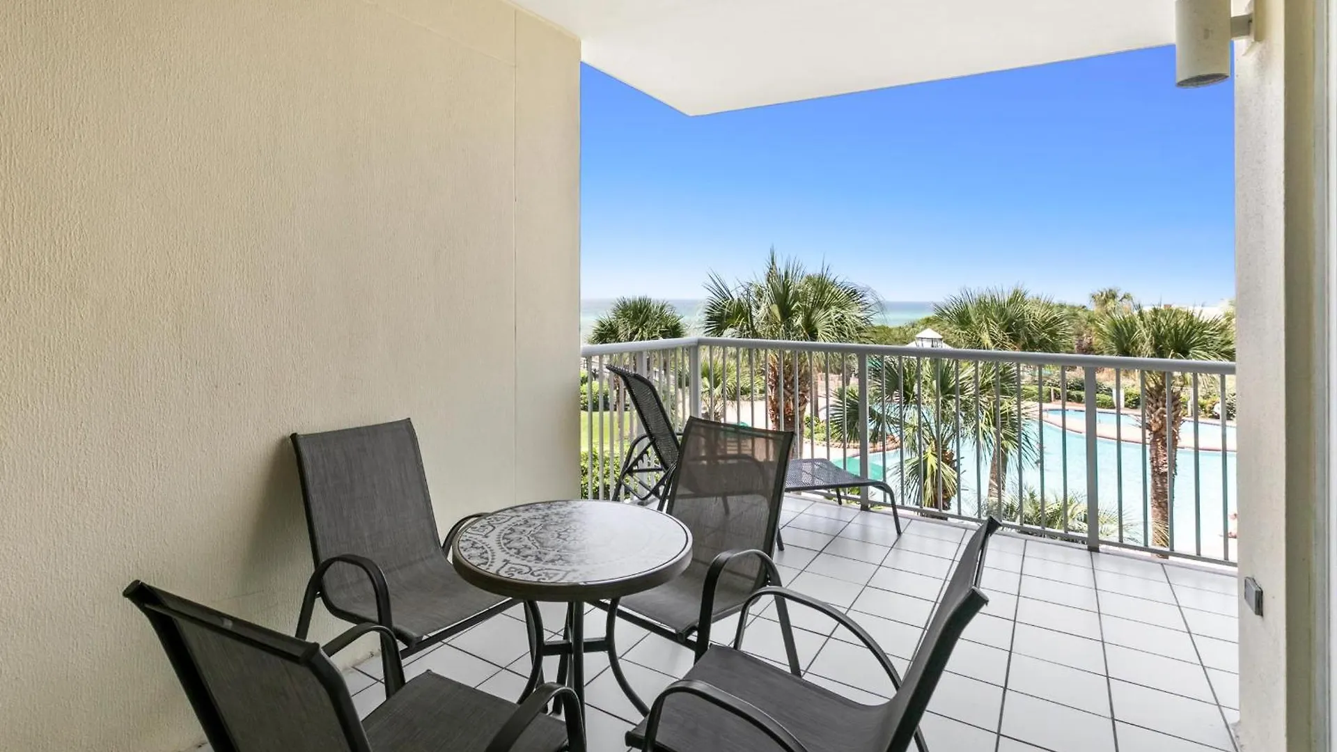 The Crescent 207 Destin