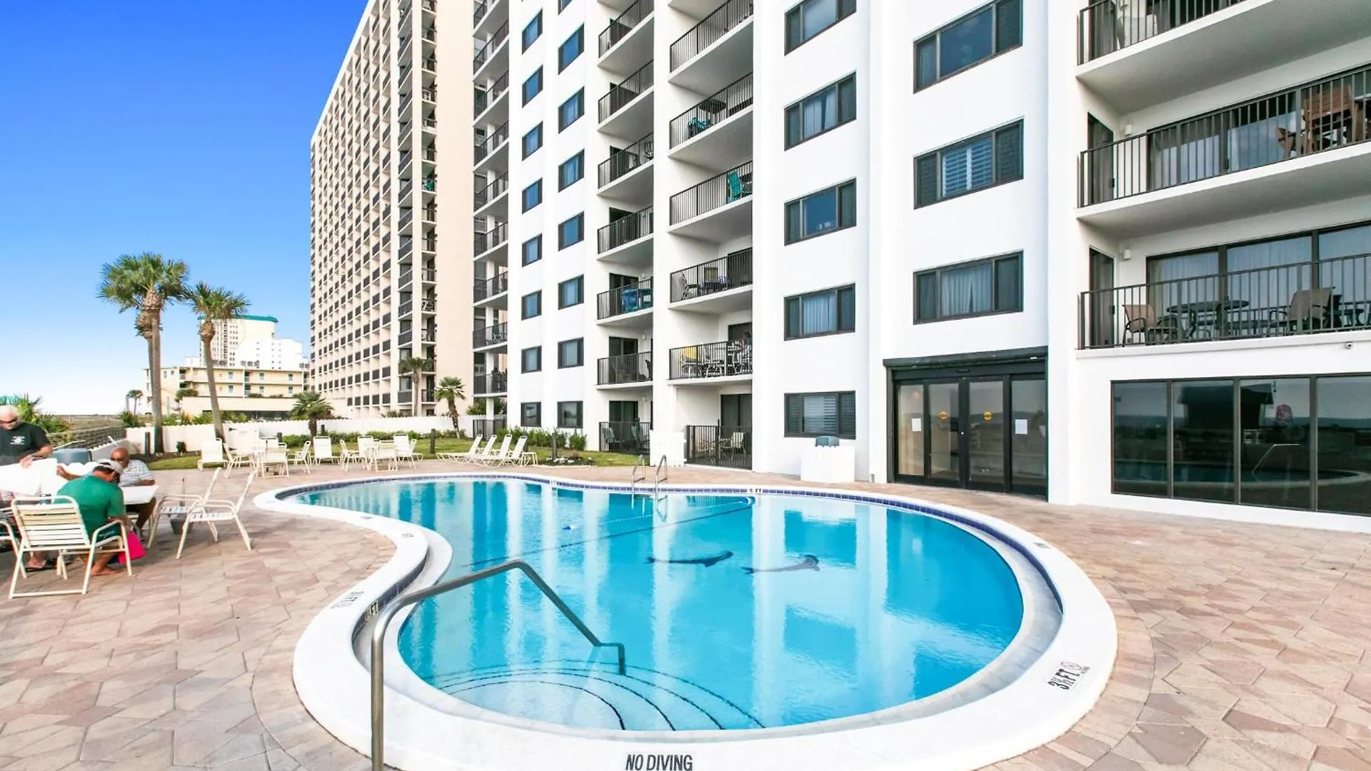 Emerald Towers 0502 *
