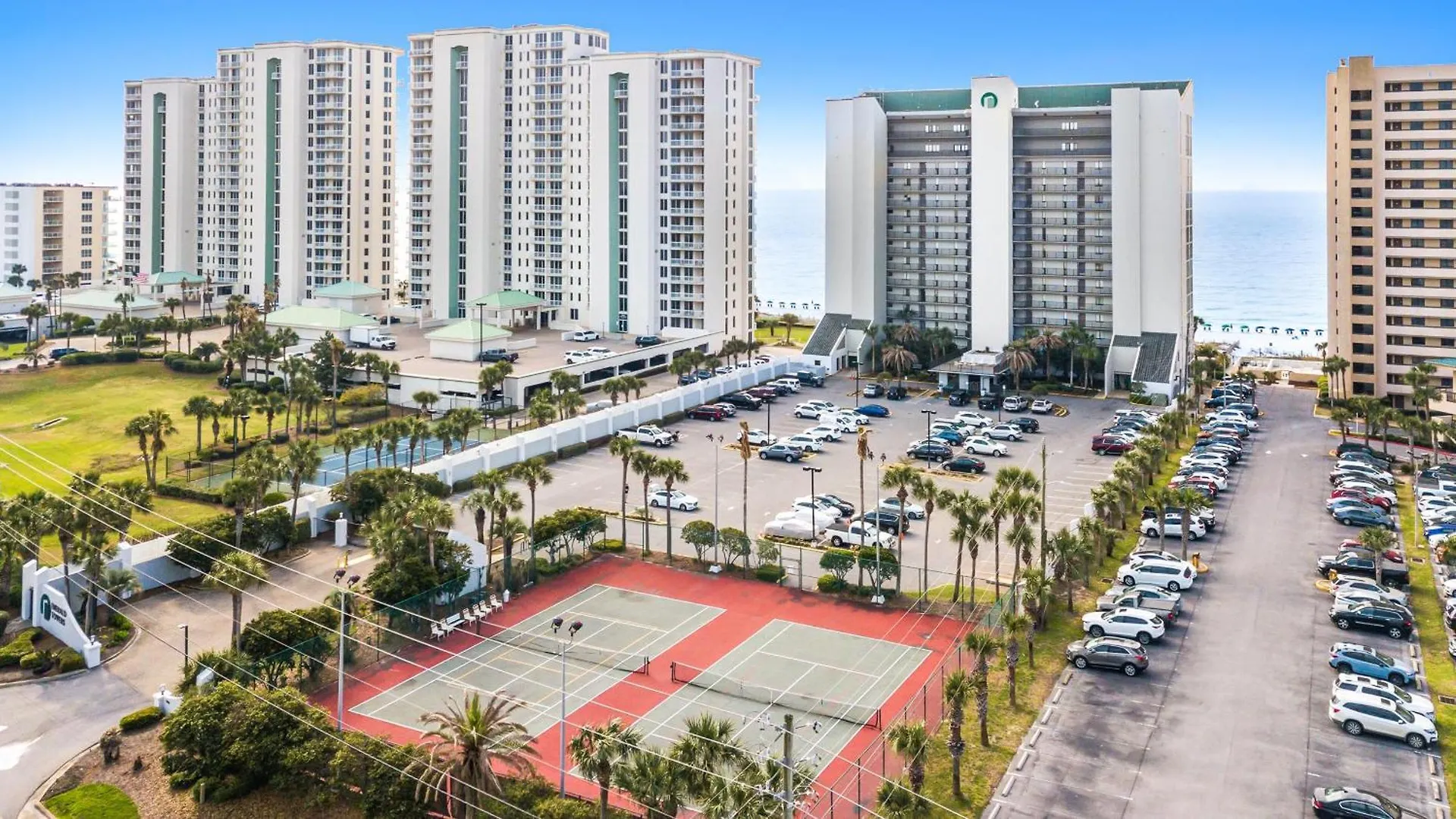 Emerald Towers 1102 Holiday home