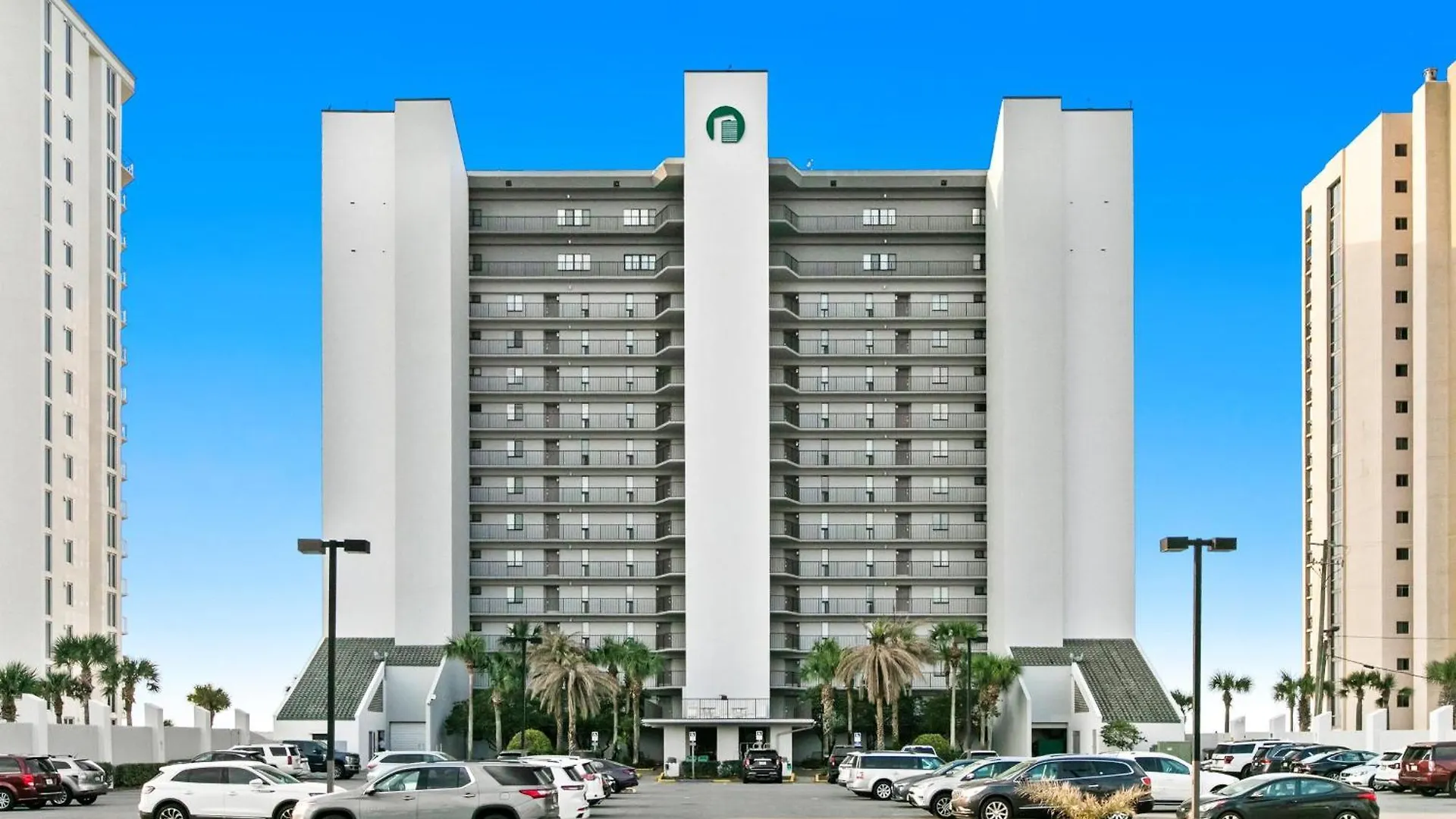 Holiday home Emerald Towers 1102