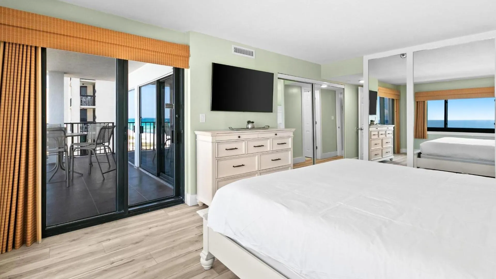 Holiday home Emerald Towers 0706 *