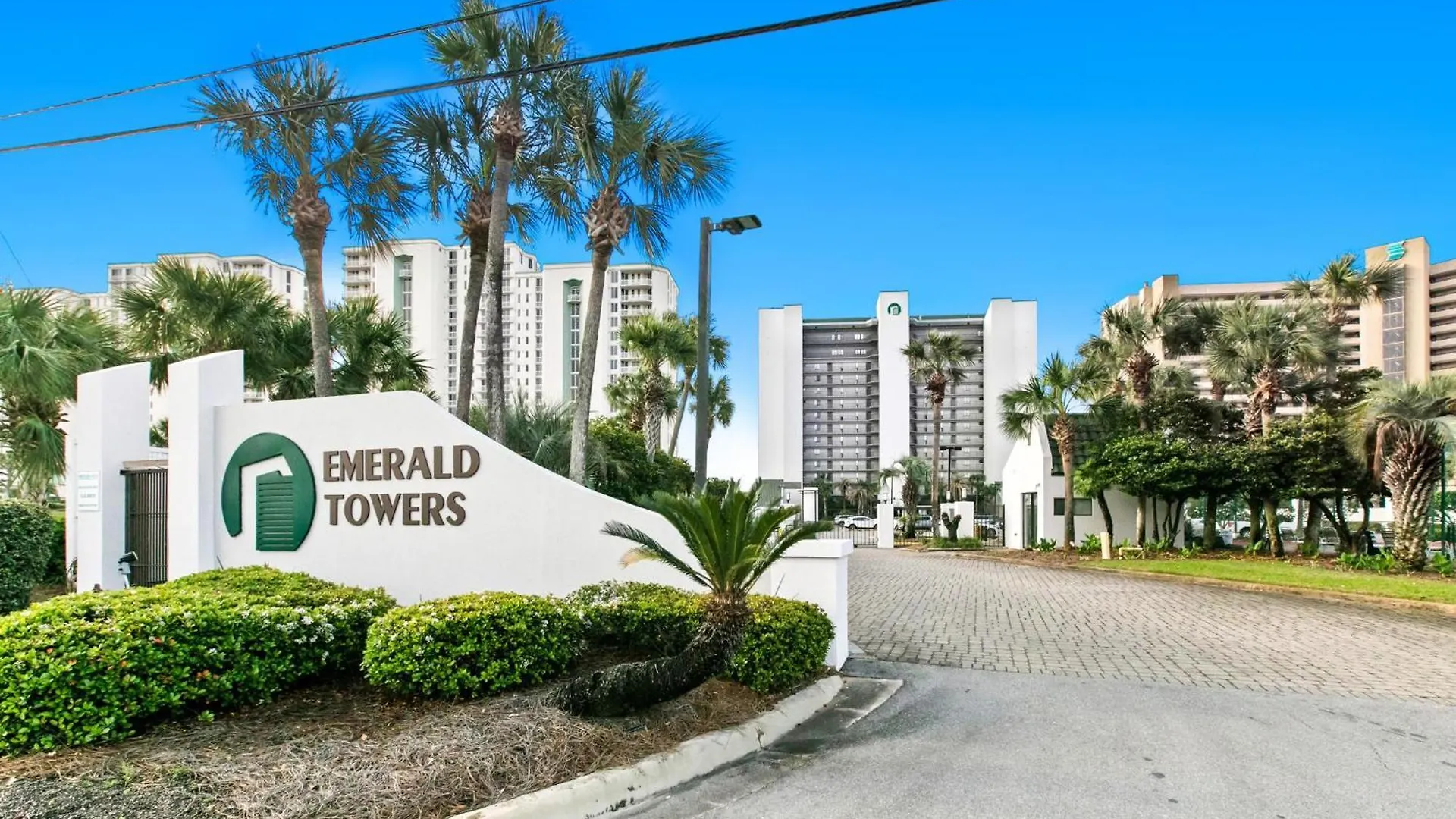 Emerald Towers 0706 *