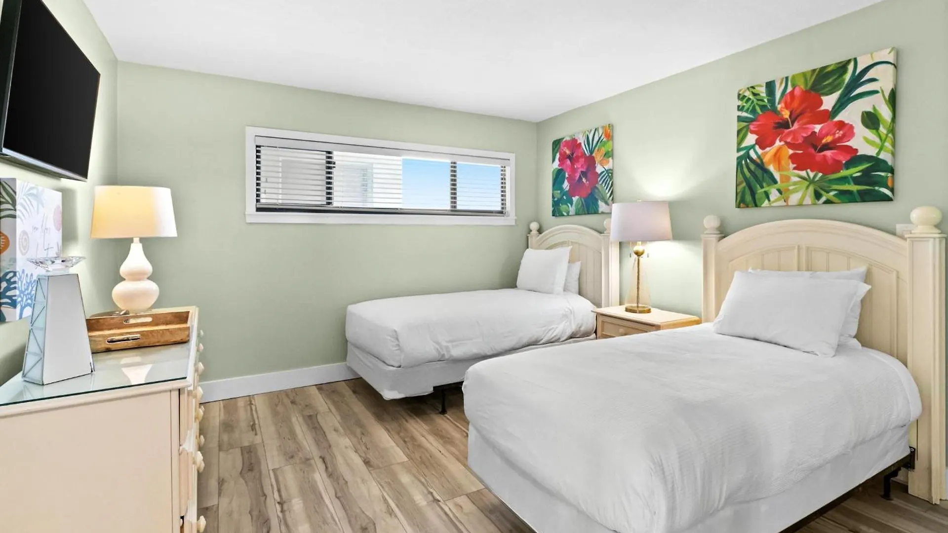 Emerald Towers 0706