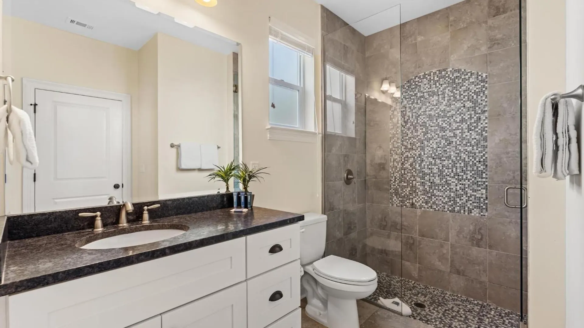 Ooh La La - 4555 Grand Key Loop East Holiday home *